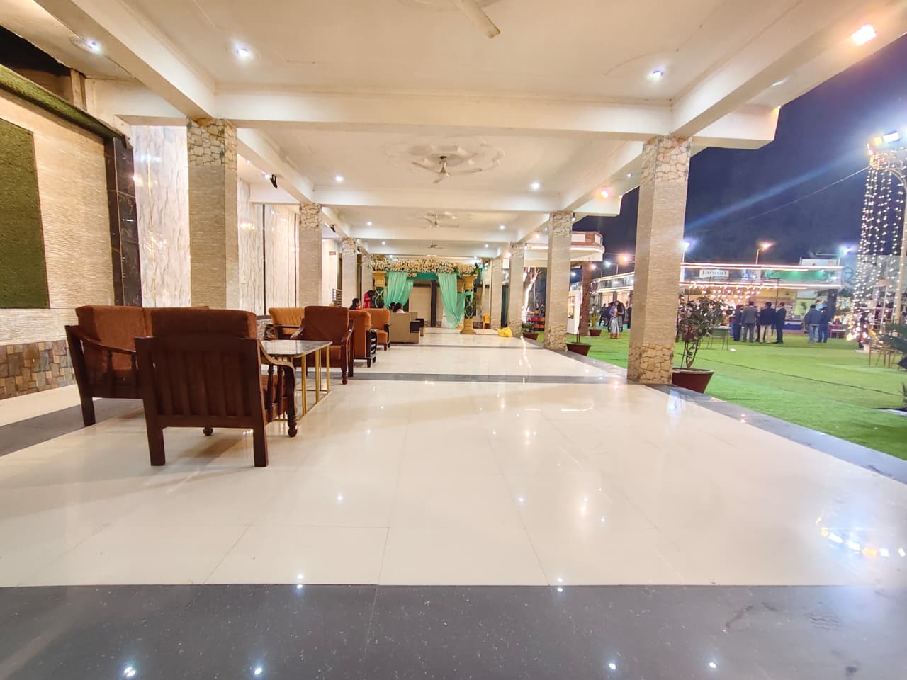 Romantic Candlelight Decor